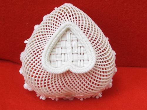 Irish Belleek woven porcelain Heart Basket 1920 Ref. B-26