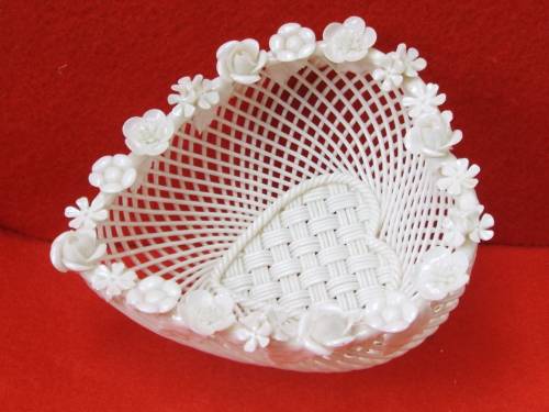 Irish Belleek woven porcelain Heart Basket 1920 Ref. B-26