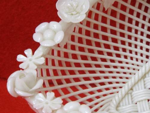 Irish Belleek woven porcelain Heart Basket 1920 Ref. B-26