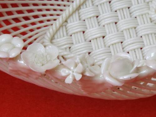 Irish Belleek woven porcelain Heart Basket 1920 Ref. B-26