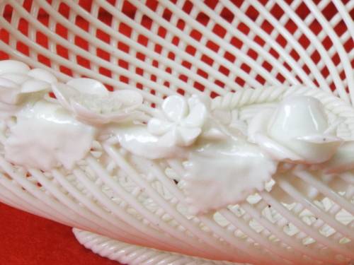 Irish Belleek woven porcelain Heart Basket 1920 Ref. B-26