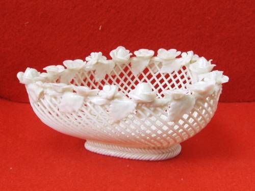 Irish Belleek woven porcelain Heart Basket 1920 Ref. B-26