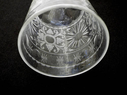 A pair of Engraved Bucket-bowl Georgian Port Wine or Dram Glasses. Circa 1790-1820./ Ref.GL/6