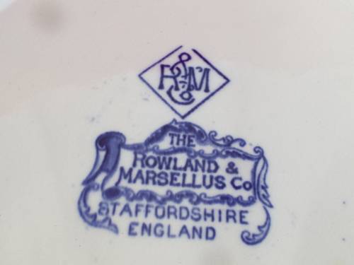 A Blue and White Rowland and Marsellus Historical Boston Plate. Circa 1893-1933.  Ref. P/100