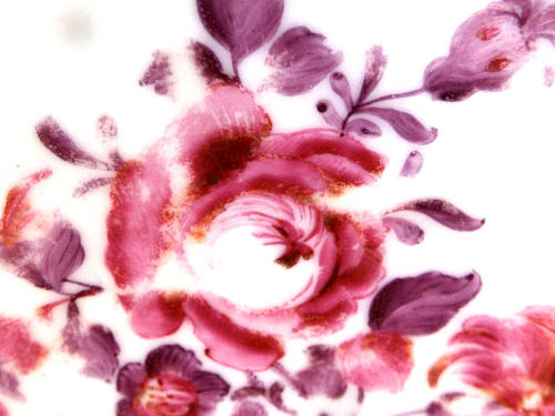 Chinese Famille Rose (Quin Dynasty) Porcelain Plate. Circa 1750-1780. Ref. P/96