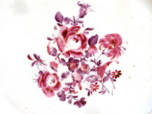 Chinese Famille Rose (Quin Dynasty) Porcelain Plate. Circa 1750-1780. Ref. P/96