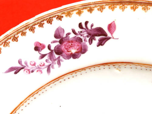 Chinese Famille Rose (Quin Dynasty) Porcelain Plate. Circa 1750-1780. Ref. P/96