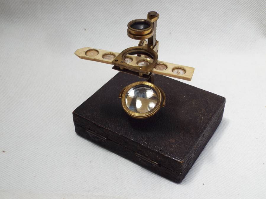 A rare Ellis Aquatic type botanical field microscope circa 1780-1810. Ref.MA/37