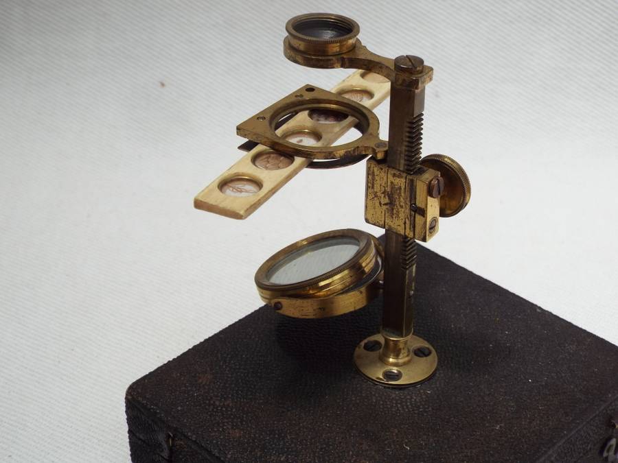 A rare Ellis Aquatic type botanical field microscope circa 1780-1810. Ref.MA/37