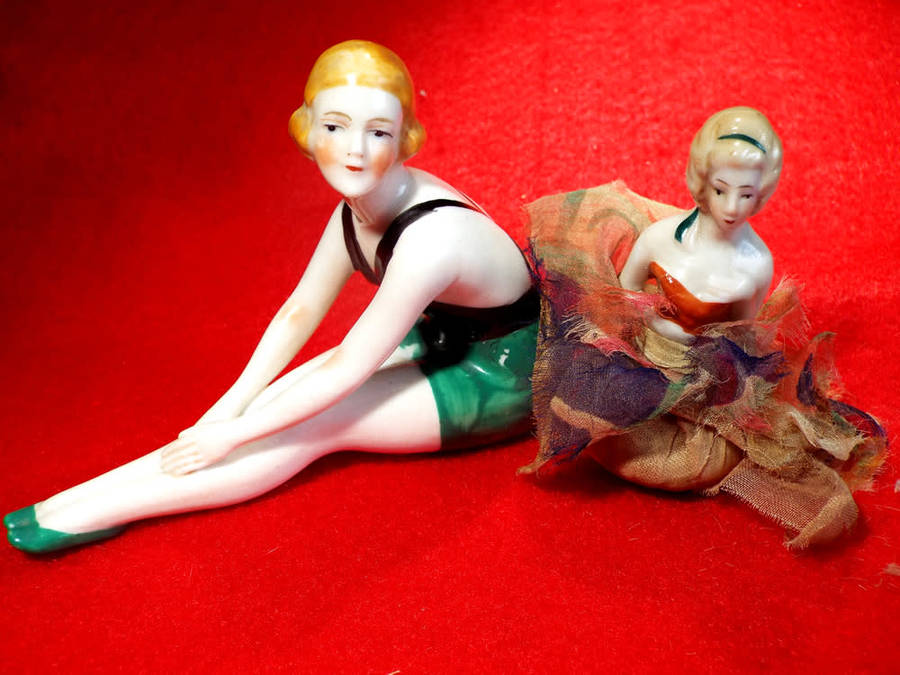 A vintage 1920s  Bathing Beauty Figurine + a Half-Doll. Ref. T/11