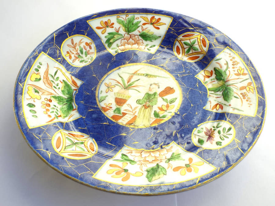 An antique Kangxi Powder Blue porcelain plate dated 1662-1722. Ref. P104