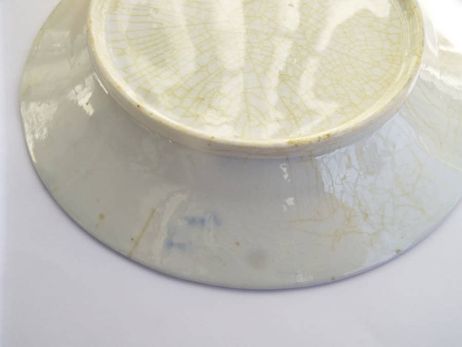 An antique Kangxi Powder Blue porcelain plate dated 1662-1722. Ref. P104