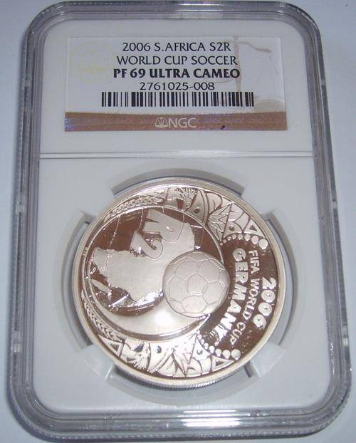 *** ERROR COIN !!!! PROOF 69 ULTRA CAMEO - FIFA WORLD CUP COIN !!!! R1 No Reserve !!!!