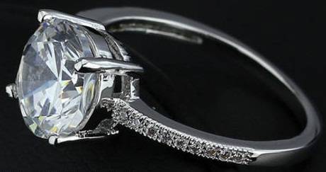 18K WHITE GOLD PLATED SIMULATED DIAMOND LADIES RING