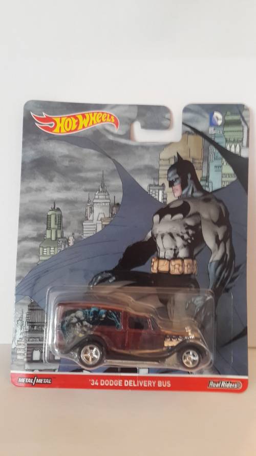 HOT WHEELS - DC Comics Batman vs Superman 34 Dodge delivery bus