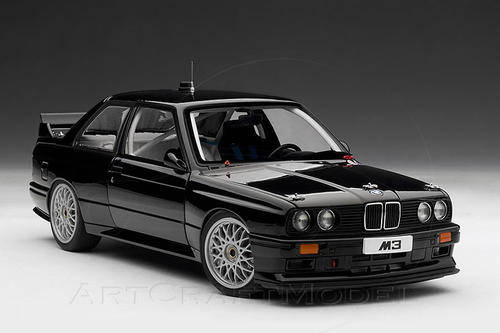 AUTOART - 1/18 BMW M3 E30 DTM PLAIN BODY VERSION BLACK