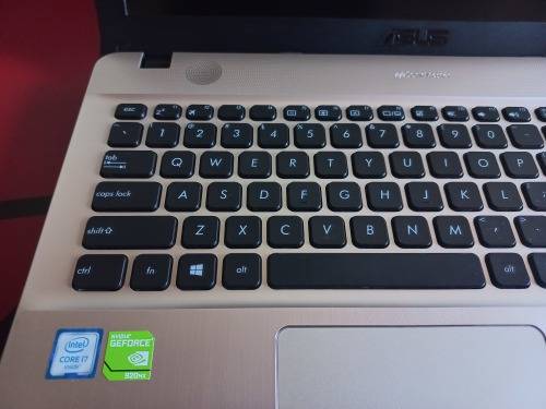 ASUS Vivobook Max | i7-6500U | 8GB RAM | 2TB HDD | NVIDIA GeForce 920MX