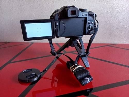 Panasonic LUMIX DMC-FZ150K 12.1 MP Digital Camera (FHD 1080p, CMOS Sensor and 24x Optical Zoom)