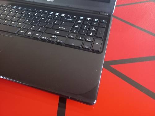 Acer TravelMate P255 Laptop (Intel Core i5-4200U | 500GB HHD | 8GB RAM)
