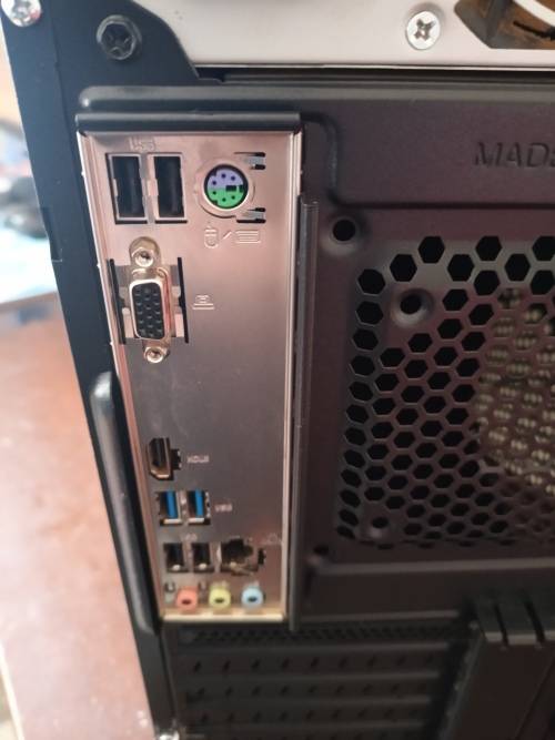 Desktop Computer (Intel Pentium Gold G5400, 8th Gen | 120GB SSD | 8GB DDR4 RAM)