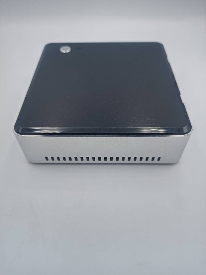 Intel NUC i5-6260U (Intel i5, 250GB SSD & 8GB RAM)