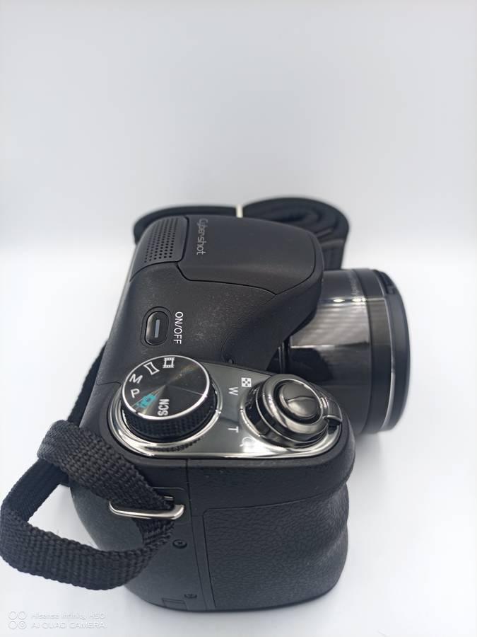 Sony Cyber-Shot DSC-H200 - Digital Camera (20.1 PM, 26x Optical Zoom, HD Movie 720 and 3-Inch LCD)
