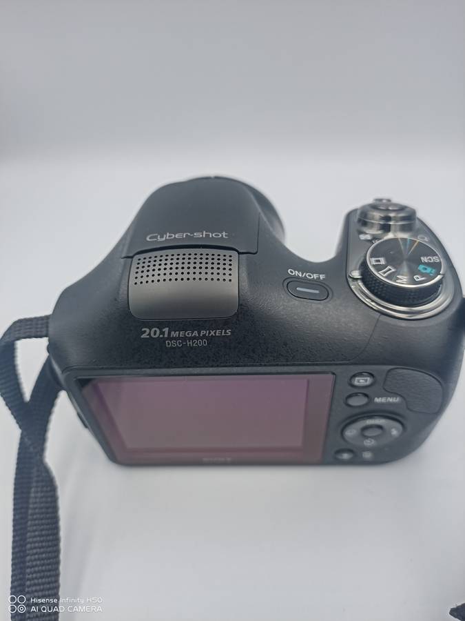 Sony Cyber-Shot DSC-H200 - Digital Camera (20.1 PM, 26x Optical Zoom, HD Movie 720 and 3-Inch LCD)