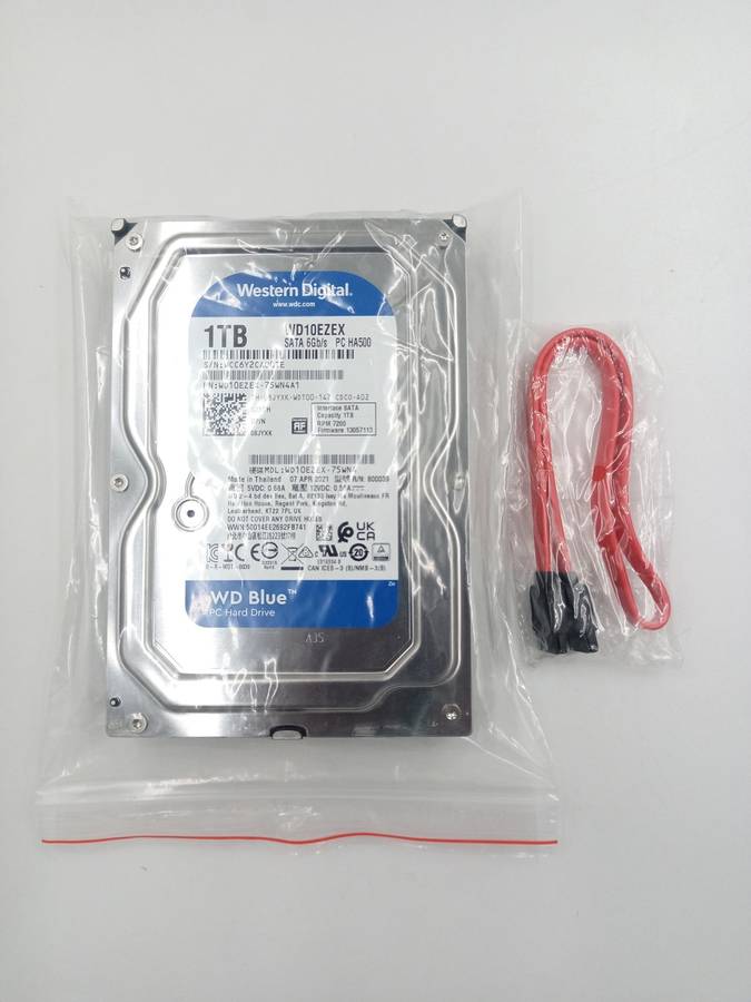 WD Blue 1TB 3.5 SATA Internal Hard Drive (WD10EZEX)