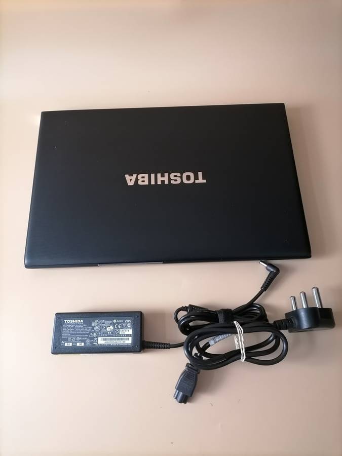 Toshiba Tecra R850-F42N (Intel Core i7, 128GB SSD, 8GB RAM) 15.6 Inch Laptop
