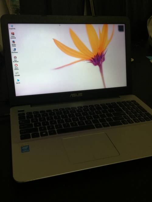 *HIGH SPEC* ASUS X555L i5 5th Gen 1tb hdd (Please read)