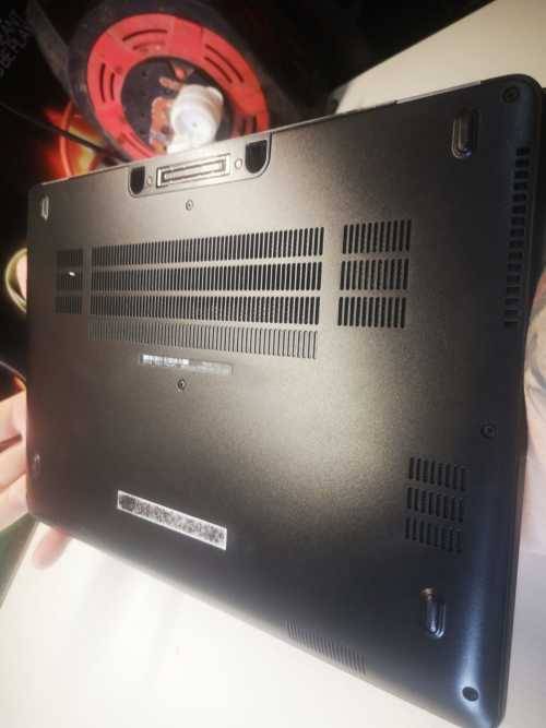 Dell latitude e7470 I5 6300u 8gb ddr4 ram 256gb ssd nvme 14 hd anti glare display Hd 520 gfx