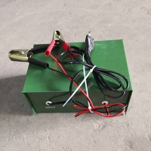 Battery Charger 6 Volts and 12 Volts in One Battery Charging Unit. Collections are allowed.