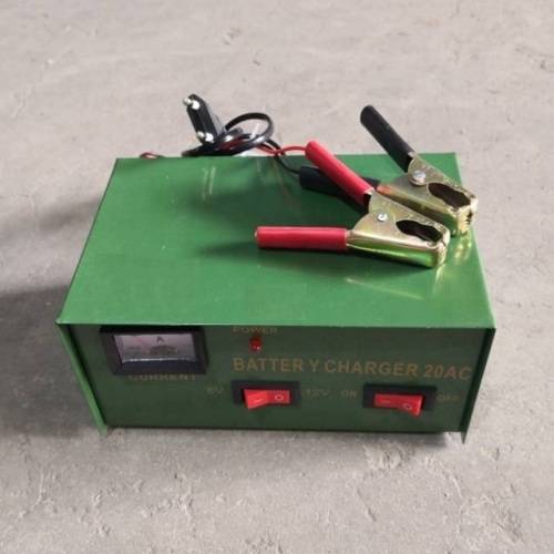 Battery Charger 6 Volts and 12 Volts in One Battery Charging Unit. Collections are allowed.