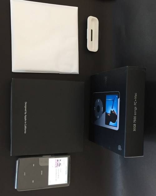 Apple iPod Classic - Black - 5th Generation - 30GB - Holds 7500+ songs - With Box and R1500 extras