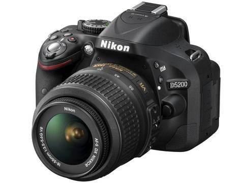 24.1 MEGAPIXELS NIKON D5200 DSLR CAMERA + 18-55MM NIKKOR VR ii LENS PROFESSIONAL KIT