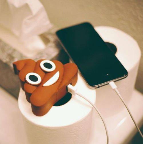 EMOJI charging Banks - Various Designs - Between 2600mah - 6000mah - Brand New -**R1 Bid Increment**