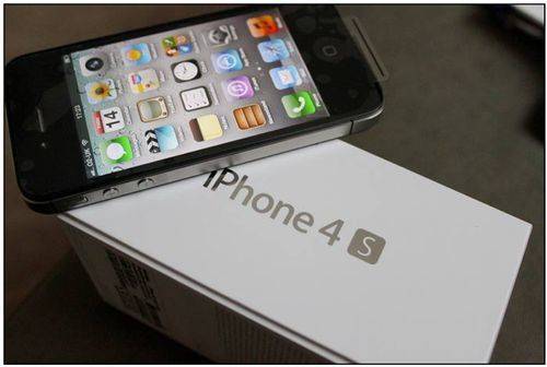 iPhone 4S -16GB - Black - PERFECT WORKING CONDITION - IN BOX - Rare Find