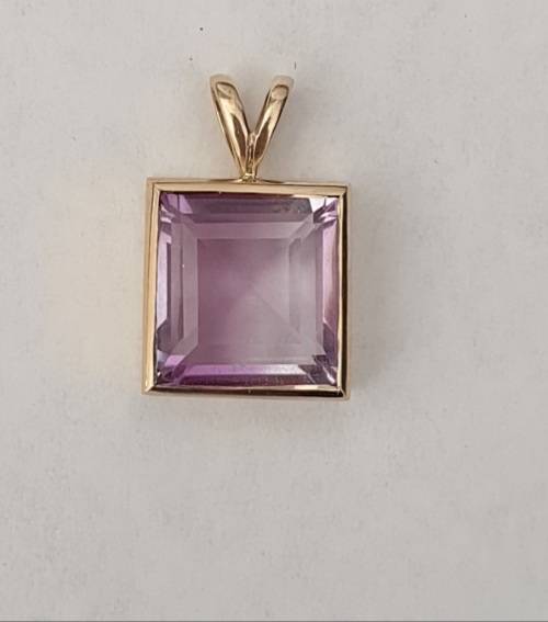 9ct gold amethyst pendant