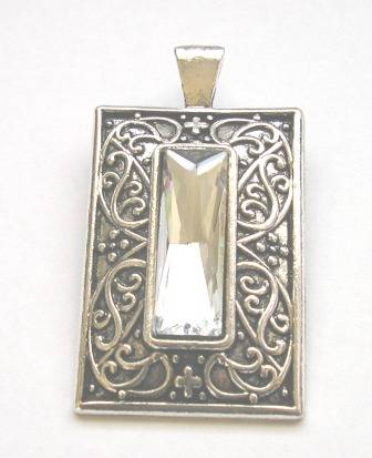 *** NEW *** Stunning detachable pendant