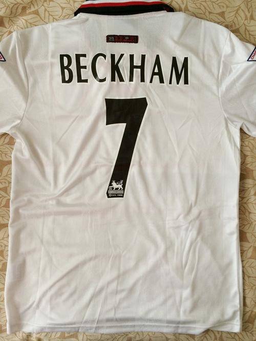 **RARE** THE TREBLE WINNING AWAY KIT FROM 1999,COMPLETE WITH PREMIER LEAGUE BADGES-BECKHAM-7-LARGE
