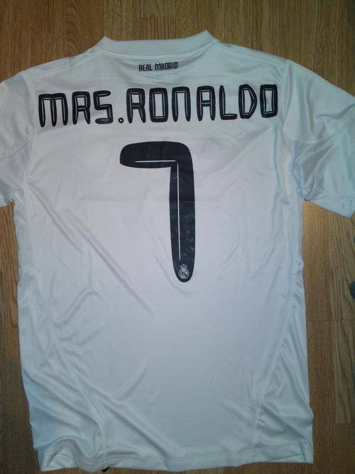 REAL MADRID KIT-SMALL ***MRS RONALDO*** VERY RARE ! GRAB IT WHILE YOU CAN !!