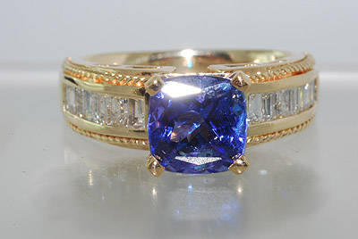 R90000 - WOW 2.68CT "AAA" TANZANITE & DIAMOND RING
