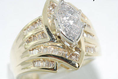 R64811 EXQUISITE -1.01CT INVISIBLE SET PRINCESS CUT DIAMOND RING
