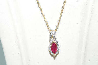 .81CT RUBY & DIAMOND CLUSTER NECKLACE