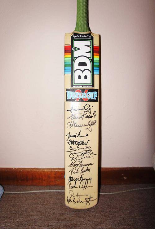1996 Cricket World Cup Signed Bat (SA Team Including Hansie Cronje, Allan Donald, Gary Kirsten)  )