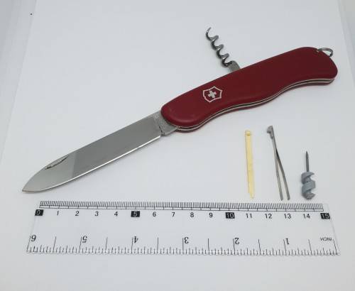 Collection of 5 pocket knives ( Opinel x 2, Victorinox x 2, Kershaw x 1)