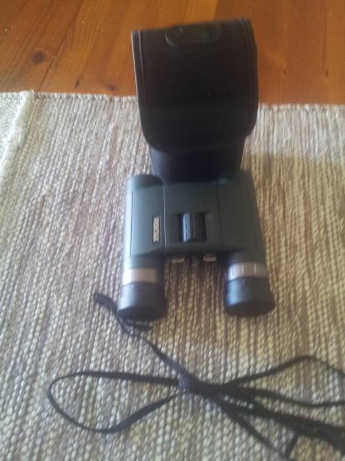 PENTAX BINOCULOURS WITH BAG AS NEW