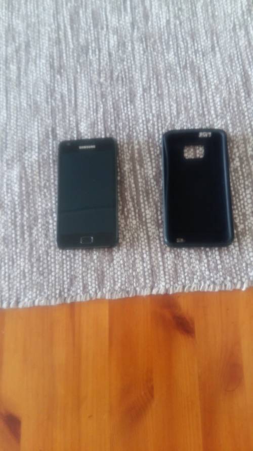OU SAMSUNG GALAXY S2 IN PUIK KONDISIE GEEN KRAPMERKE MET DUURSAME PROTECTOR