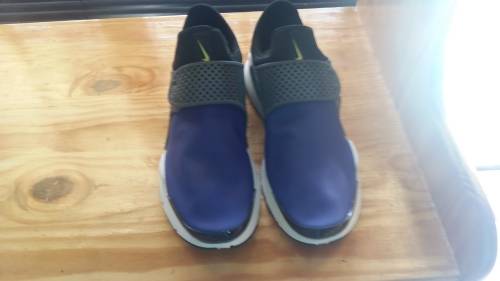 AUTHENTIC ORIGINAL SIZE 11 NIKE TEKKIES