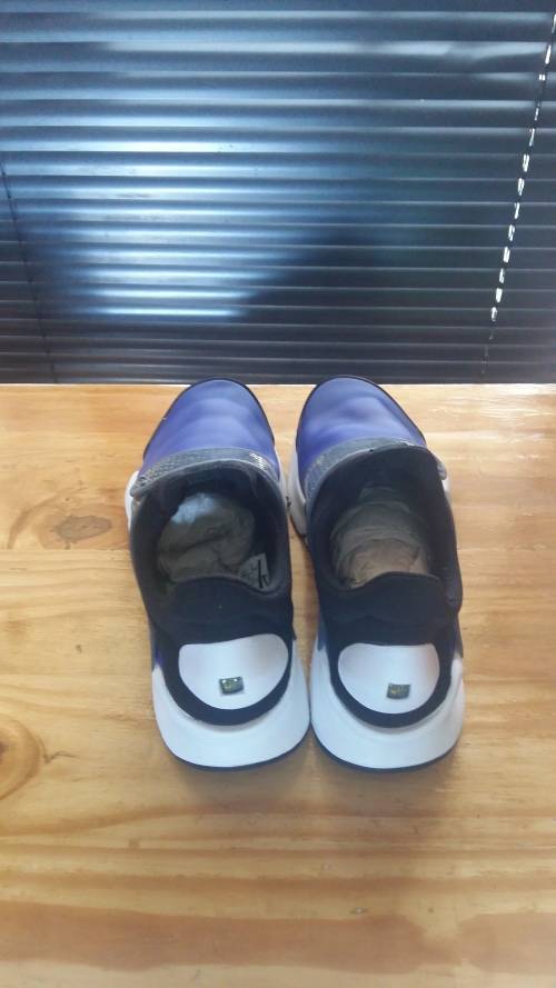 AUTHENTIC ORIGINAL SIZE 11 NIKE TEKKIES